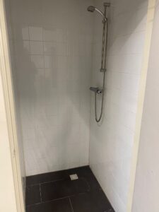 bedrijfsruimte-huur-leeuwarden-16-douche